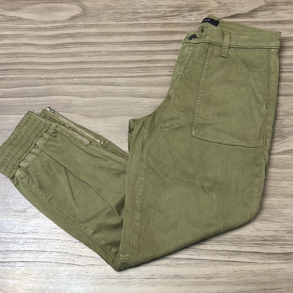 J BRAND ARKIN GREEN ZIP ANKLE UTILITY JOGGER PANTS SIZE 26 - Picture 4 of 16